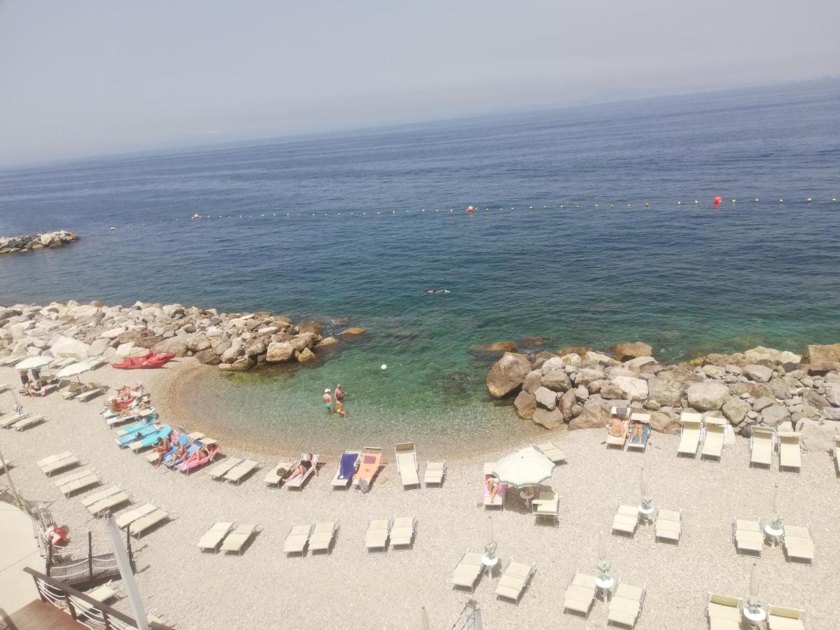 Maremonti Apartments Castellammare di Stabia Exterior photo